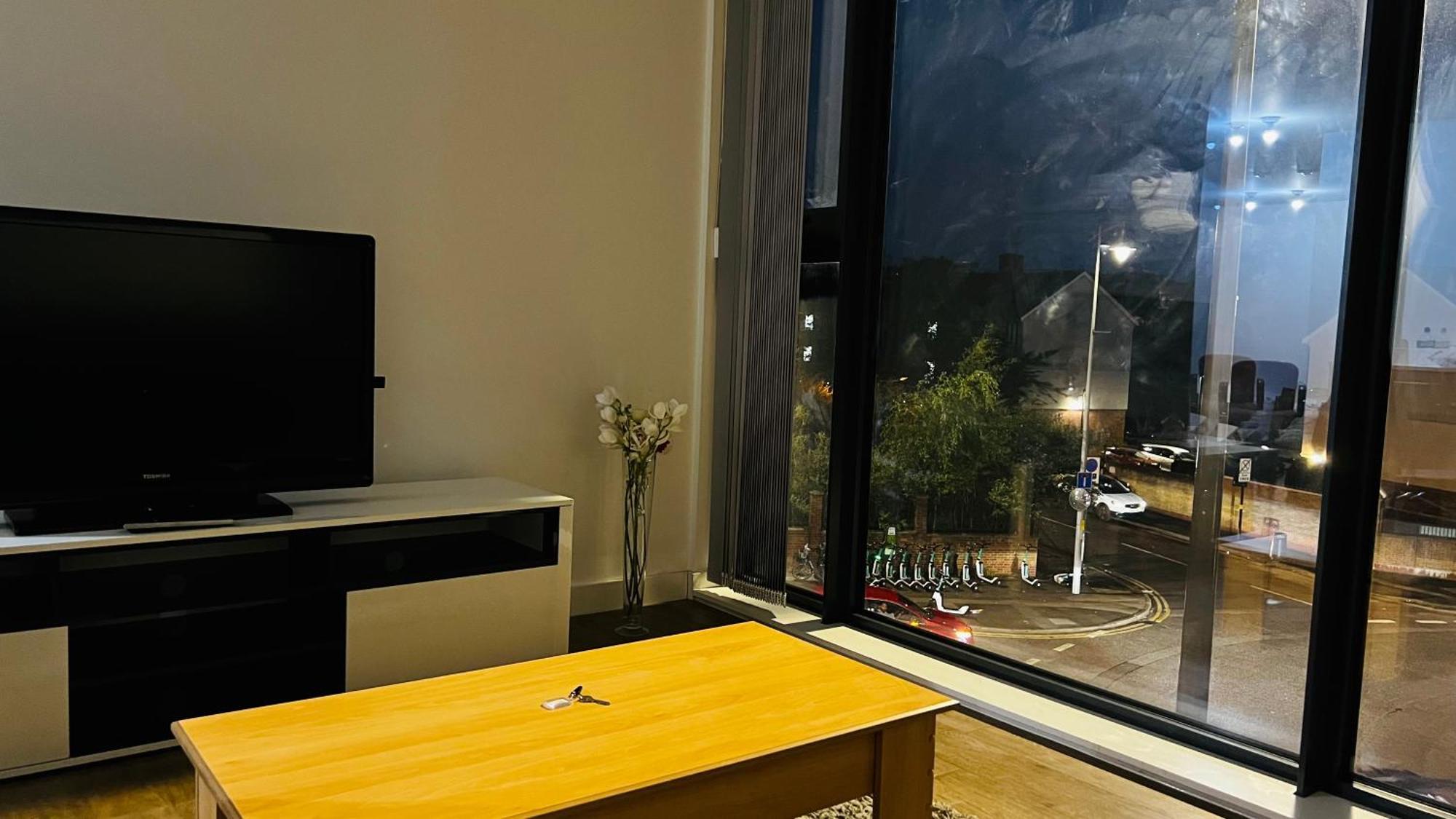 Last-Minute Specials L Book It Now L Sleeps Up To 4 L 2 Bed 2 Bath - Gym - Prime Birmingham Location L Jvt Short Lets Екстер'єр фото