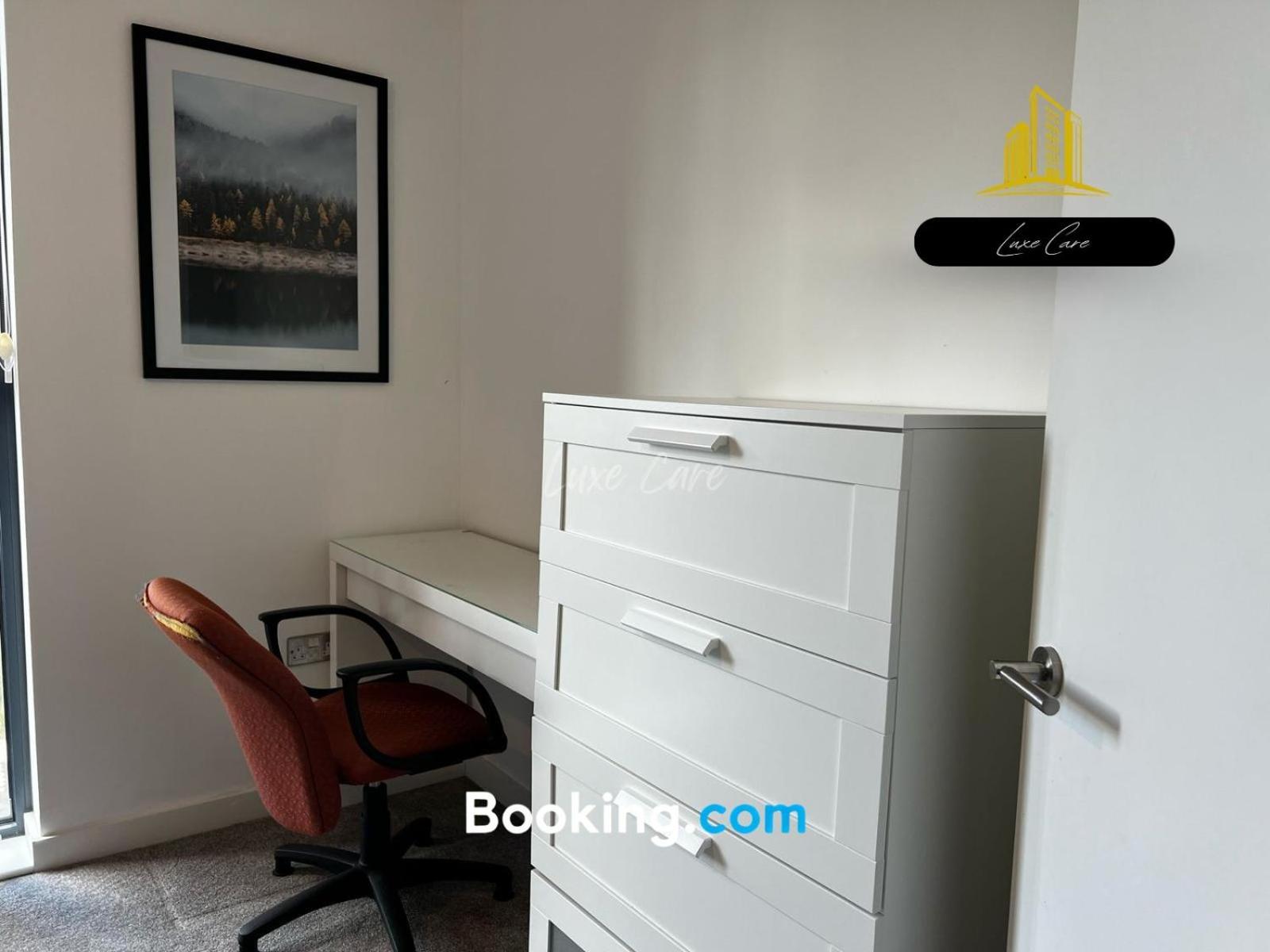 Last-Minute Specials L Book It Now L Sleeps Up To 4 L 2 Bed 2 Bath - Gym - Prime Birmingham Location L Jvt Short Lets Екстер'єр фото