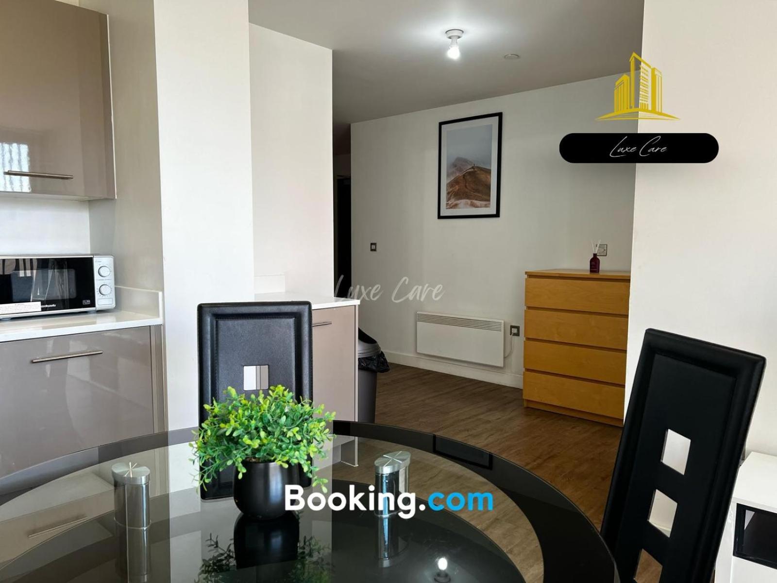Last-Minute Specials L Book It Now L Sleeps Up To 4 L 2 Bed 2 Bath - Gym - Prime Birmingham Location L Jvt Short Lets Екстер'єр фото